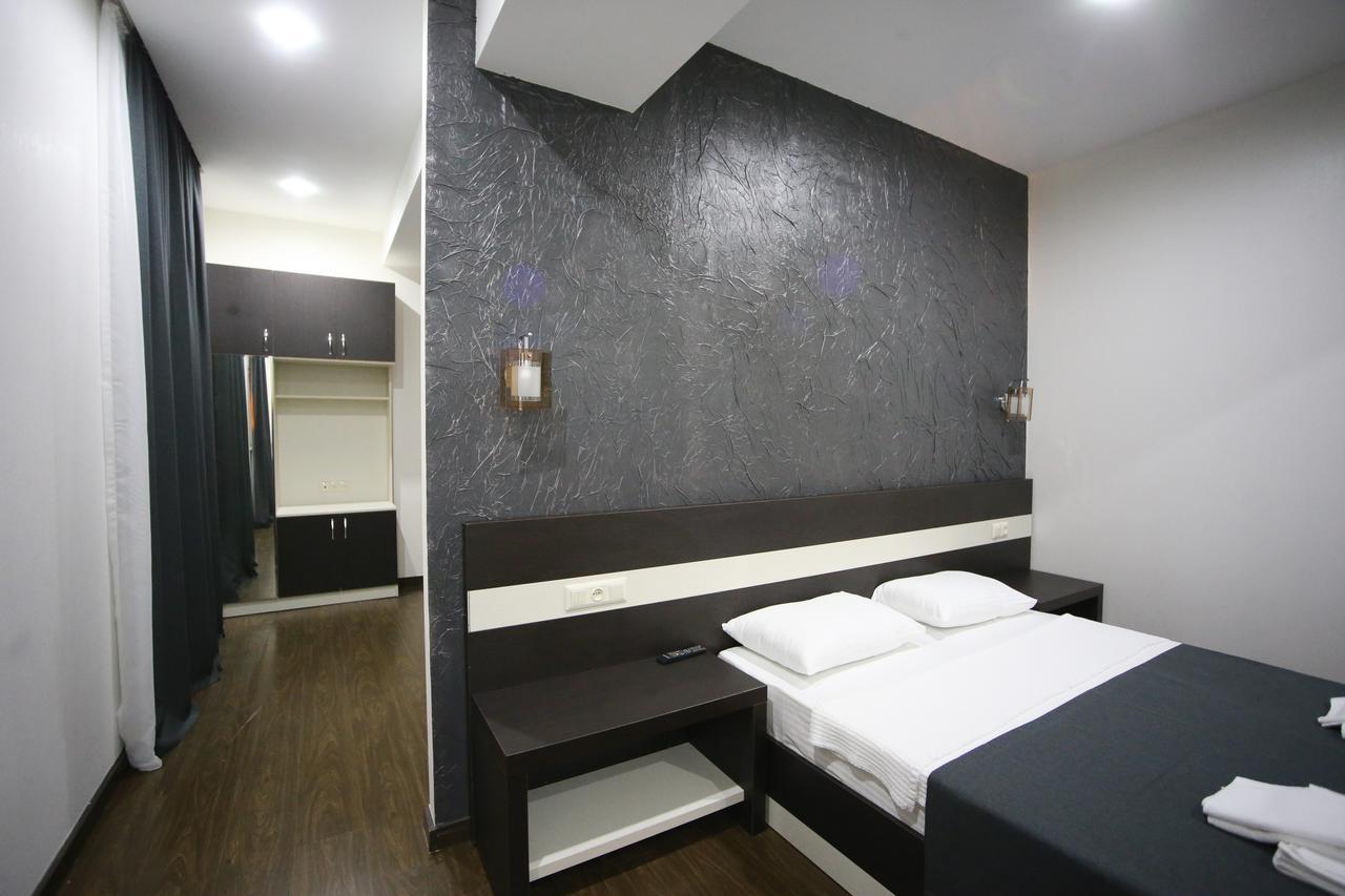 West Tower Hotel Kutaisi Exterior foto